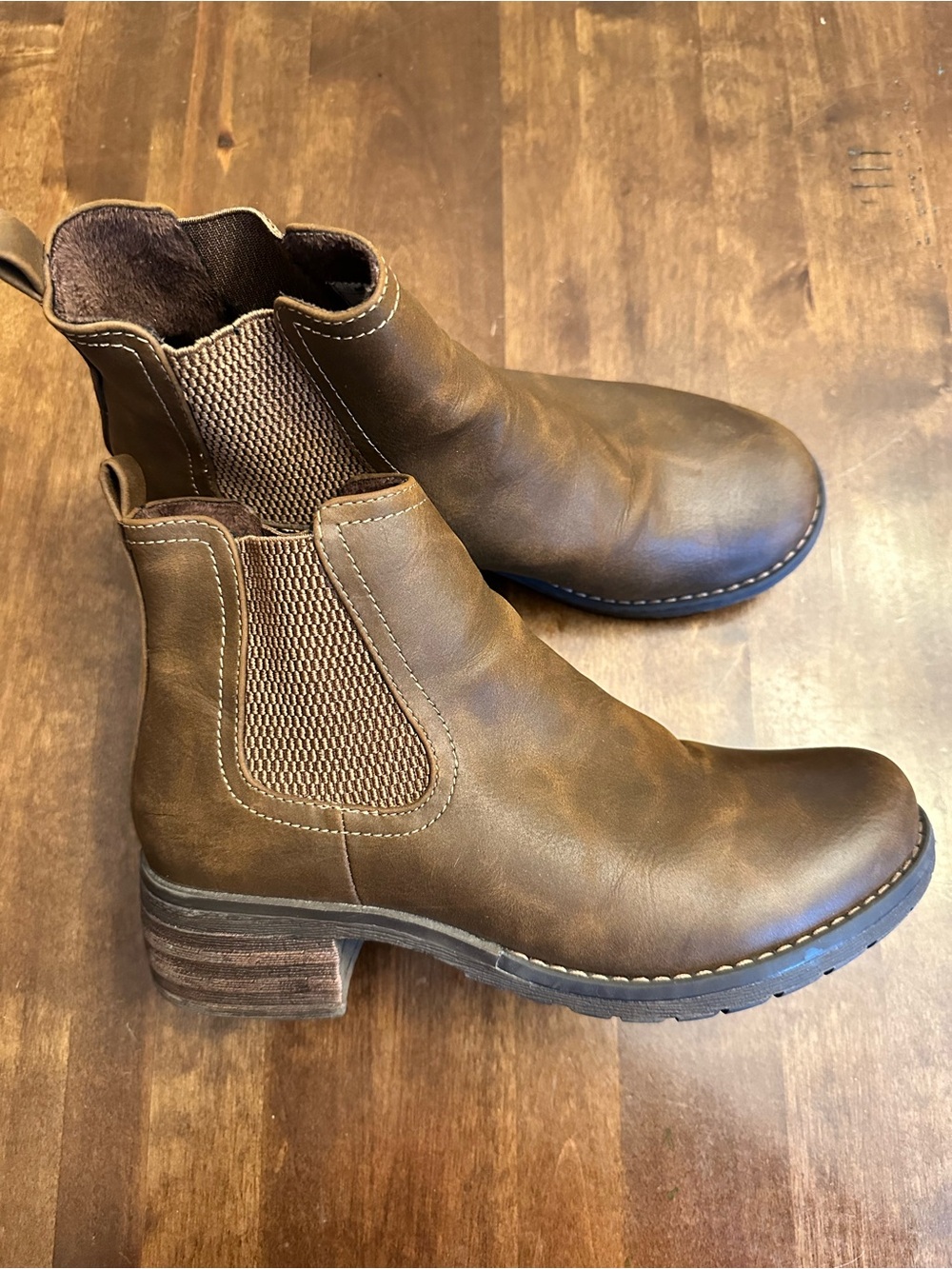 Eastland Women's Jasmine Chelsea Boot in Bomber Brown 8